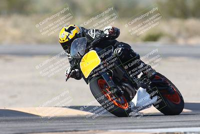 media/Dec-01-2025-Moto Forza (Mon) [[2daa91e15f]]/1-Advanced Group/Session 3 (Turn 3)/